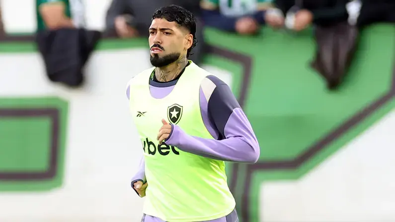 Palmeiras pede para Alexander Barboza fazer último jogo domingo; Botafogo quer 'esticar corda' e usar mais