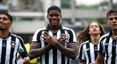 Kadir e Huguinho marcam, Botafogo goleia Volta Redonda e segue na liderança do grupo na Copa Rio Sub-20 Kadir e Huguinho marcam, Botafogo goleia Volta Redonda e segue na liderança do grupo na Copa Rio Sub-20