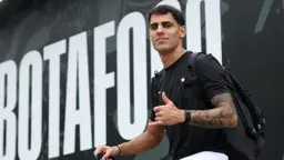 Lucas Villalba, do Botafogo, é pré-convocado pela seleção do Uruguai para amistosos na Ásia