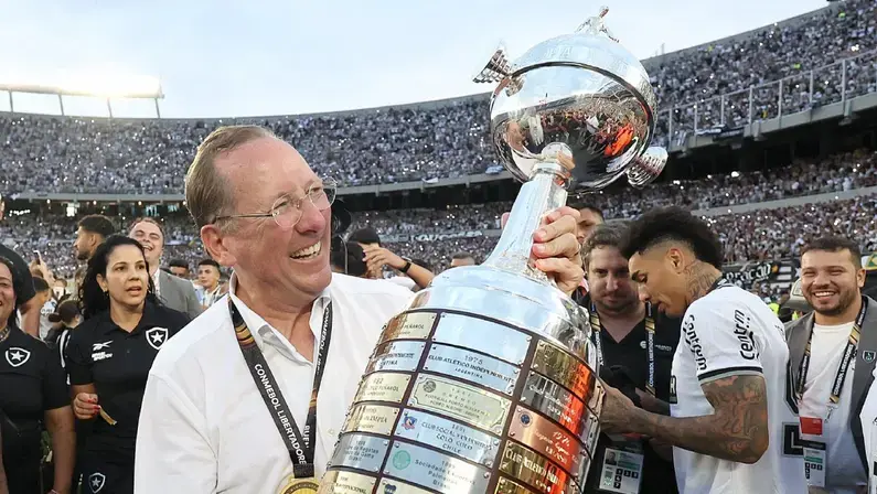 Jorge Nicola: 'Títulos de 2024 estão cobrando preço muito alto para o Botafogo. John Textor gastou mais do que poderia naquele elenco'
