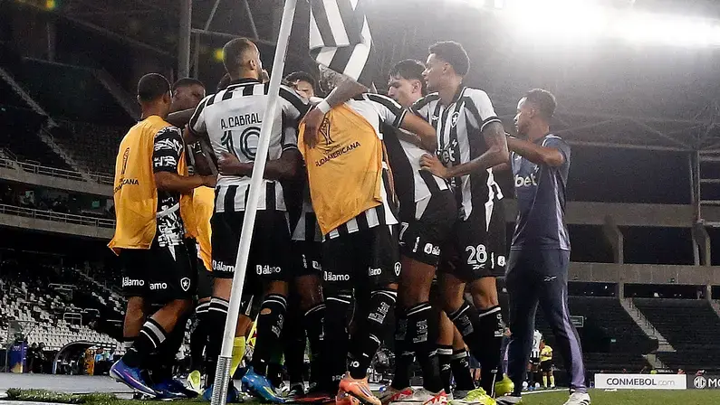 Justiça libera financiamento para SAF do Botafogo quitar salários
