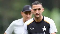 Após desconforto, Ziyech não será titular do Botafogo contra o Internacional