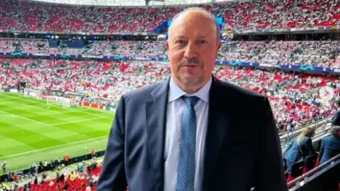 Botafogo tinha técnico encaminhado para janeiro, mas abortou plano com proximidade do Z-4; Rafa Benítez foi alvo Botafogo tinha técnico encaminhado para janeiro, mas abortou plano com proximidade do Z-4; Rafa Benítez foi alvo