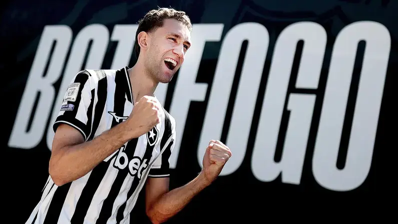 Reforço para a zaga, Arthur Chaves celebra acerto: ‘Escolhi o Botafogo e o Botafogo me escolheu’
