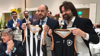Presidente do Botafogo prestigia homenagem a governador em exercício do RJ com temática alvinegra Presidente do Botafogo prestigia homenagem a governador em exercício do RJ com temática alvinegra