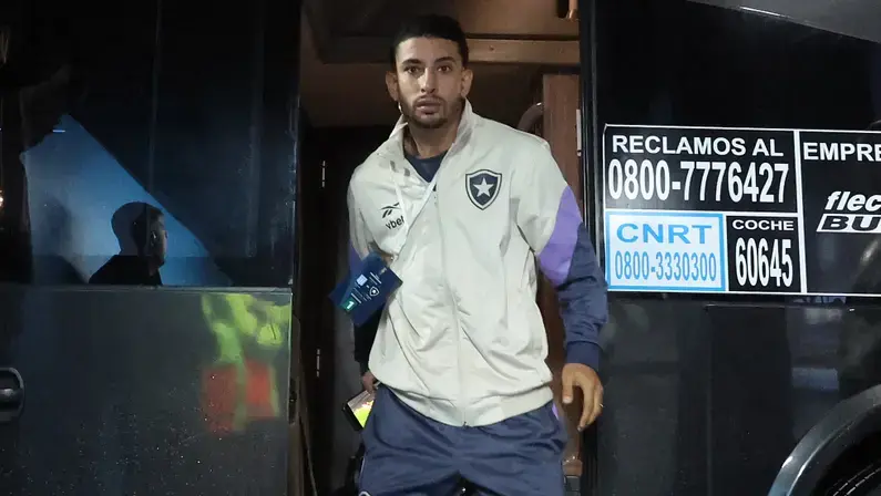 BOTAFOGO SOFRE NOVO TRANSFER BAN DA FIFA, POR SANTI RODRÍGUEZ; GLORIOSO PEDIRÁ RECONSIDERAÇÃO