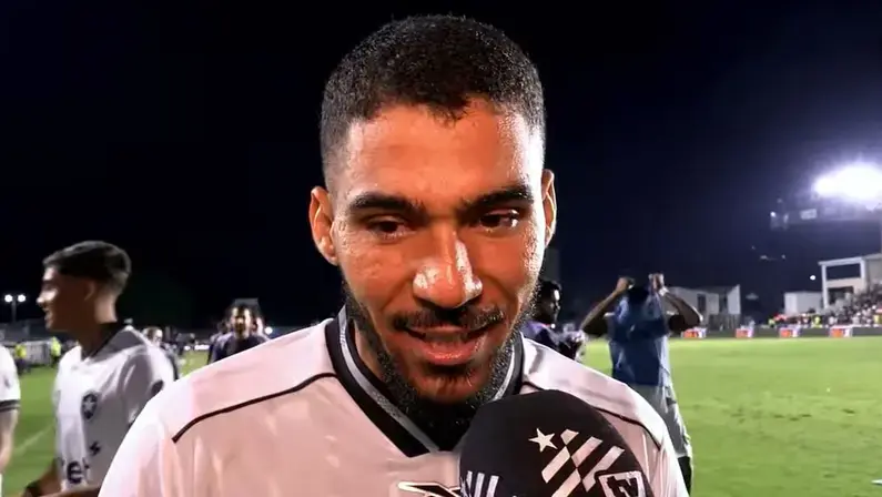 Ex-Vasco, Allan celebra vitória do Botafogo em São Januário: ‘Sou torcedor desde criança e vencer aqui tem um gosto muito bom’