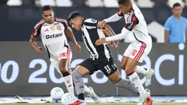 À deriva, Botafogo é derrotado pelo Flamengo no Nilton Santos e segue no Z-4 À deriva, Botafogo é derrotado pelo Flamengo no Nilton Santos e segue no Z-4