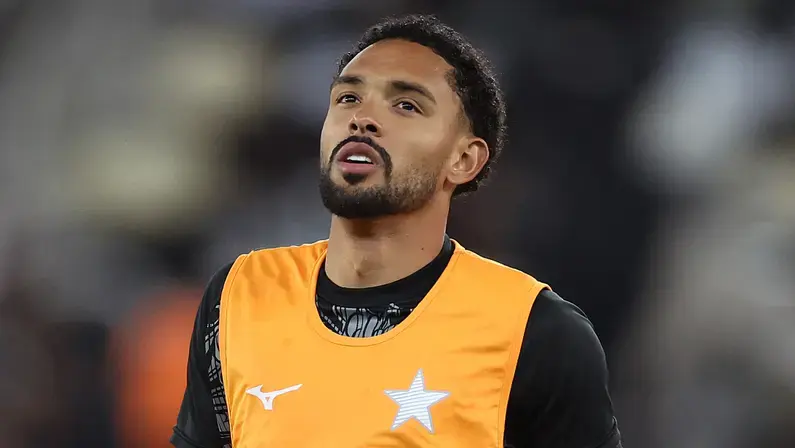 Com Vitinho e Montoro, Botafogo divulga relacionados para jogo com Coritiba; Lucas Villalba fica fora
