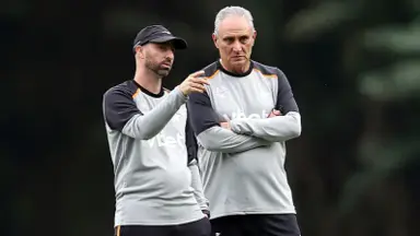 De contrato renovado, Rodrigo Bellão celebra nova fase como auxiliar: 'Muito grato ao Botafogo e ao professor Tite. Mais um sonho sendo realizado' De contrato renovado, Rodrigo Bellão celebra nova fase como auxiliar: 'Muito grato ao Botafogo e ao professor Tite. Mais um sonho sendo realizado'