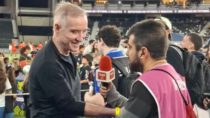 Eike Batista vai a jogo do Botafogo e exalta presidente João Paulo: ‘Um grande empresário sabe reconhecer outro’; investidores de Israel marcam presença