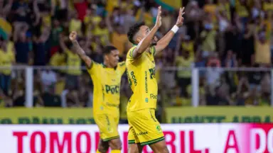 Eduardo explica ausência de comemoração em gols contra o Botafogo Eduardo explica ausência de comemoração em gols contra o Botafogo