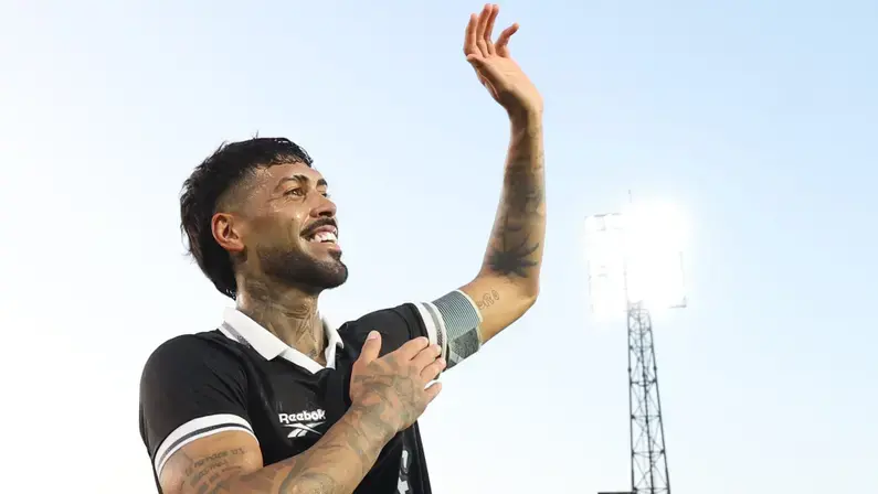 Negociado com Palmeiras, Alexander Barboza publica vídeo de despedida do Botafogo: ‘Não duvidem que vou sentir saudades de vocês’