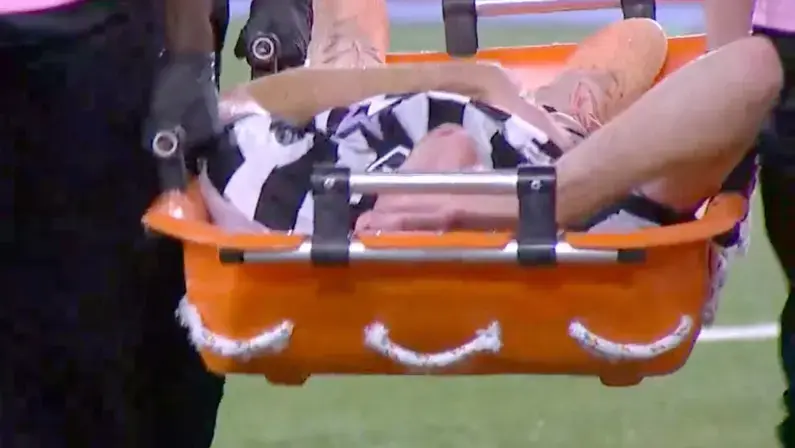 Botafogo x Vasco: Arthur Chaves é levado ao hospital para exames após problema no quadril