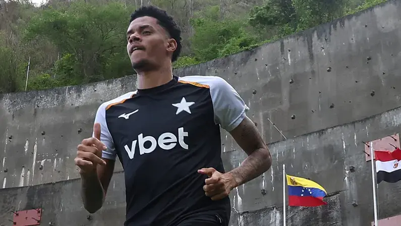 Newton abrirá mão de valores que tinha a receber do Botafogo para se transferir para o São Paulo