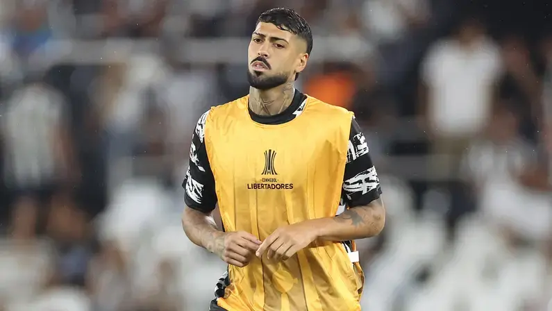 Nova gestão do Botafogo concorda com números e vai assinar venda de Alexander Barboza para o Palmeiras