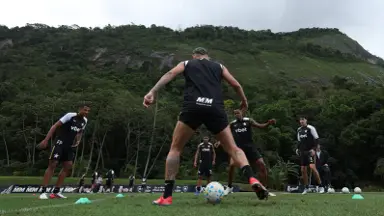 Botafogo planeja folha salarial enxuta e perfil de jogadores mais decisivos Botafogo planeja folha salarial enxuta e perfil de jogadores mais decisivos
