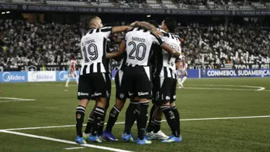 Pai Sérgio prevê que Botafogo é o carioca com mais chances de título em 2026: 'Time da Estrela Solitária vai surpreender' Pai Sérgio prevê que Botafogo é o carioca com mais chances de título em 2026: 'Time da Estrela Solitária vai surpreender'