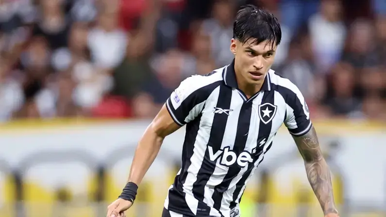 Franclim explica insistência em Tucu Correa no Botafogo e defende: ‘Não pensem que é fácil um atleta entrar 10 ou 15 minutos e fazer sempre a diferença’