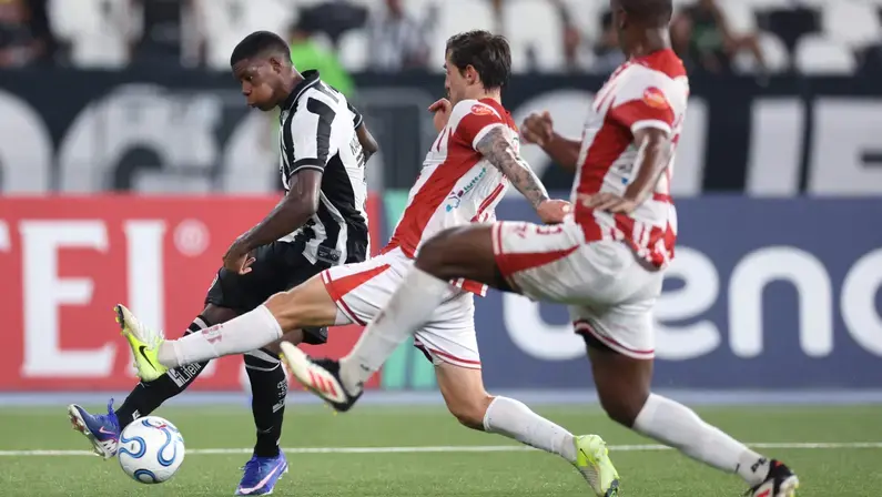 Franclim elogia dupla de ataque e vê potencial em Kadir no Botafogo