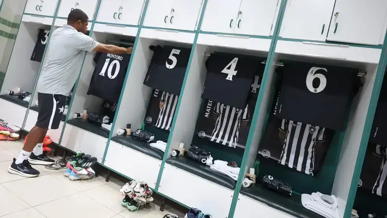 Botafogo escalado com Marçal na zaga e Allan para enfrentar o Coritiba; Montoro começa no banco
