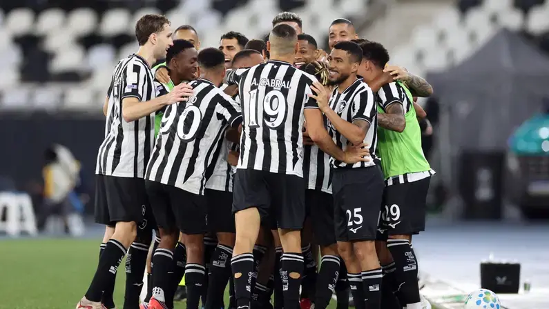 Vitória sobre o Grêmio faz chance de rebaixamento do Botafogo diminuir para apenas 3%