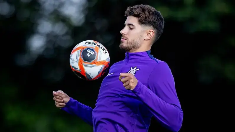 Corinthians recua em negociação por Arthur Cabral e pode envolver Pedro Raul