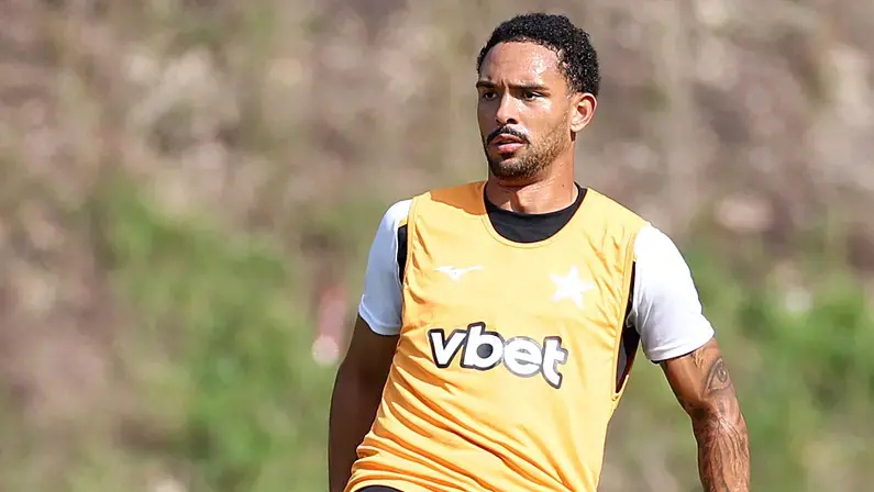 Vitinho manifesta desejo de deixar o Botafogo e prioriza futebol europeu