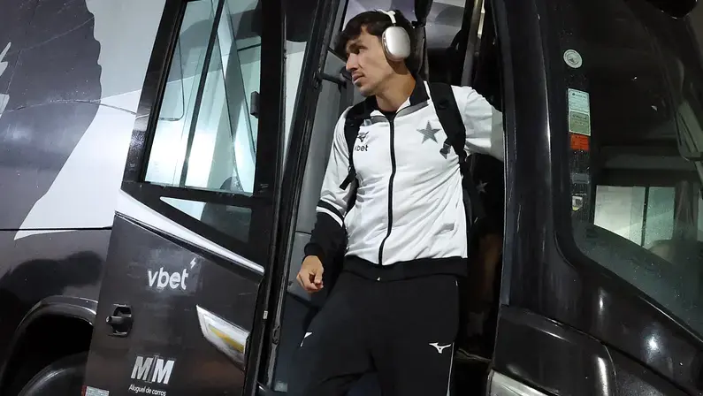 Ferraresi e Kadir suspendos, Botafogo terá desfalques contra o Grêmio