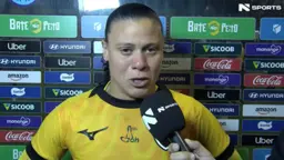 Emocionada, goleira do Botafogo pede desculpas à torcida pelo rebaixamento e promete: ‘Vamos voltar mais fortes’