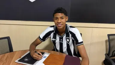 Marcílio Dias anuncia ida de zagueiro Murilo Henrique, de 17 anos, para o Botafogo Marcílio Dias anuncia ida de zagueiro Murilo Henrique, de 17 anos, para o Botafogo