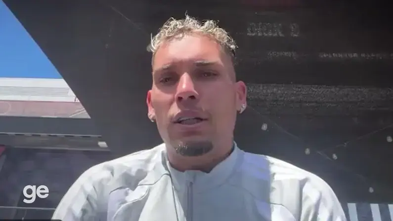 Rafael Navarro se vê como parte da reestruturação do Botafogo e diz: 'Marcou muito a minha vida. Sou muito grato'