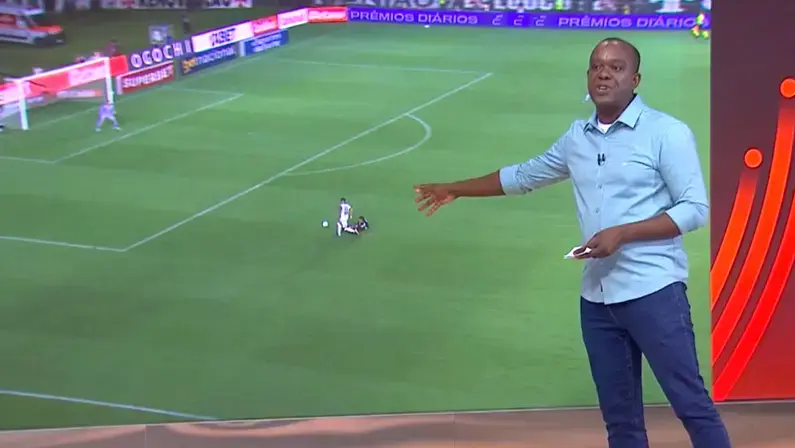 PC Oliveira destaca posicionamento errado do árbitro para não expulsar Saldivia em Vasco x Botafogo e critica: ‘VAR tinha que chamar’