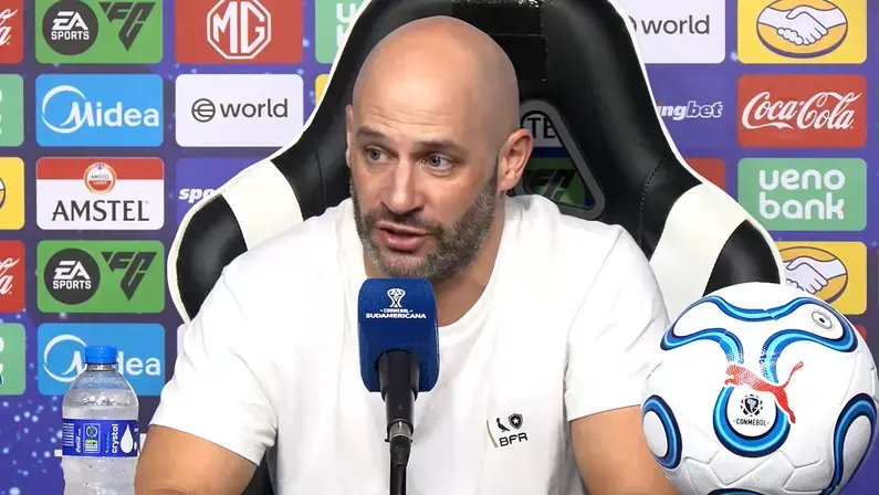 Franclim explica mudanças na escalação do Botafogo e rechaça gestão física: ‘Não houve controle de carga nenhum’