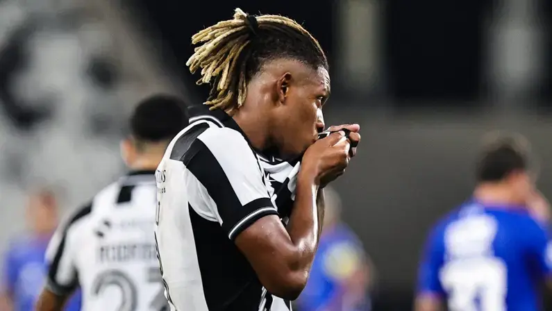 Palmeiras não está otimista e trata como ‘difícil’ contratação de Danilo, do Botafogo