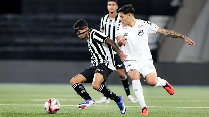 Botafogo tenta até o fim, vence Santos, mas é eliminado nas quartas de final do Brasileiro Sub-20