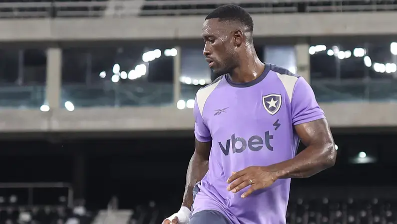 Bastos fora contra o São Paulo por lesão muscular