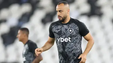 Bellão defende Arthur Cabral e aposta em recuperação do atacante no Botafogo Bellão defende Arthur Cabral e aposta em recuperação do atacante no Botafogo