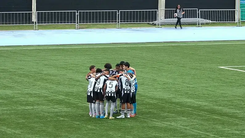 Botafogo vira sobre o Flamengo e conquista vaga para a final do Campeonato Carioca Sub-13