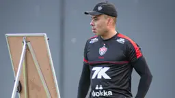 Jair Ventura volta à pauta do Botafogo, diz canal; jogo do Vitória na Copa do Brasil pode influenciar
