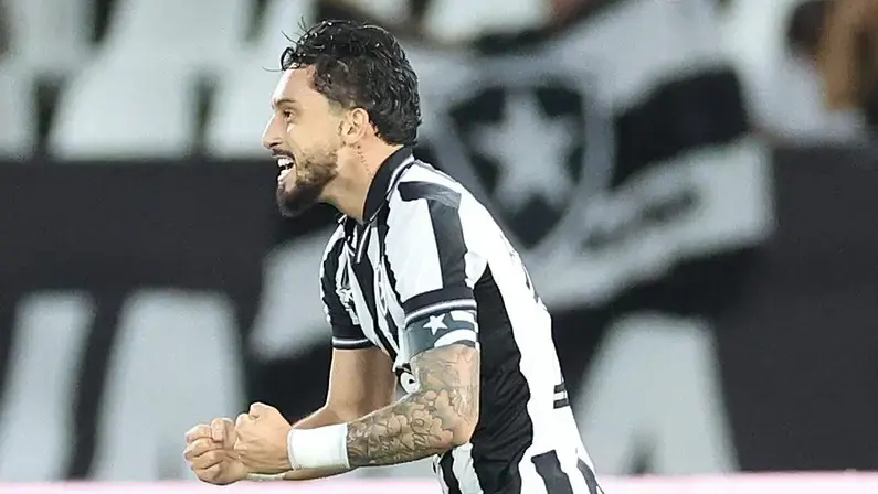 Botafogo domina, insiste e vence Chapecoense nos acréscimos pela Copa do Brasil
