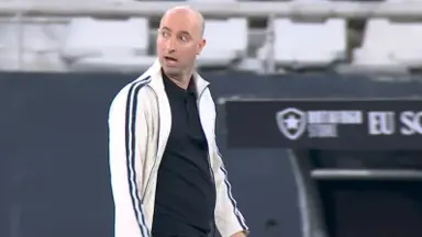 Botafogo mantém confiança em Rodrigo Bellão e deve manter interino para clássico com o Flamengo Botafogo mantém confiança em Rodrigo Bellão e deve manter interino para clássico com o Flamengo