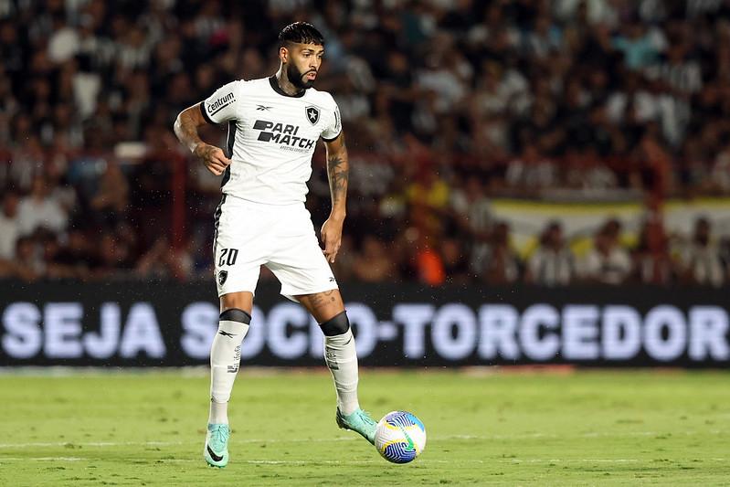 André Hernan abre o jogo sobre interesse do São Paulo por Barboza: "Está em..."