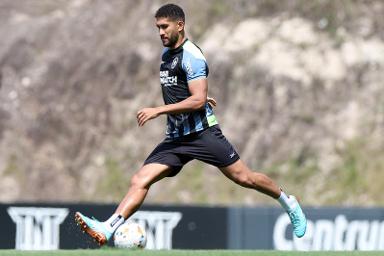 Ex-Botafogo, zagueiro rescinde com time da Série B e vira assunto no mercado Ex-Botafogo, zagueiro rescinde com time da Série B e vira assunto no mercado