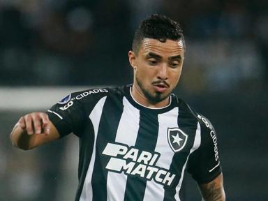 Ex-Botafogo detona John Textor e dispara: “Não quero nunca mais ver” Ex-Botafogo detona John Textor e dispara: “Não quero nunca mais ver”