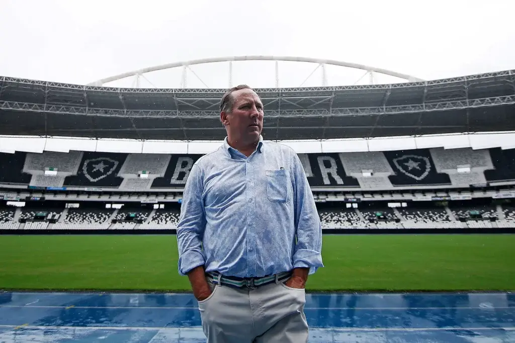 Valor milionário em jogo: Botafogo pode sair ganhando em caso com o Lyon