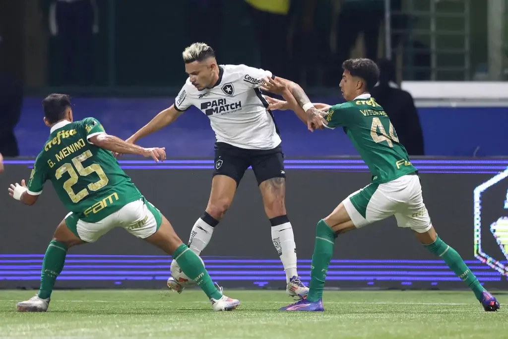 Botafogo tem desfalque de peso confirmado para duelo contra o Palmeiras