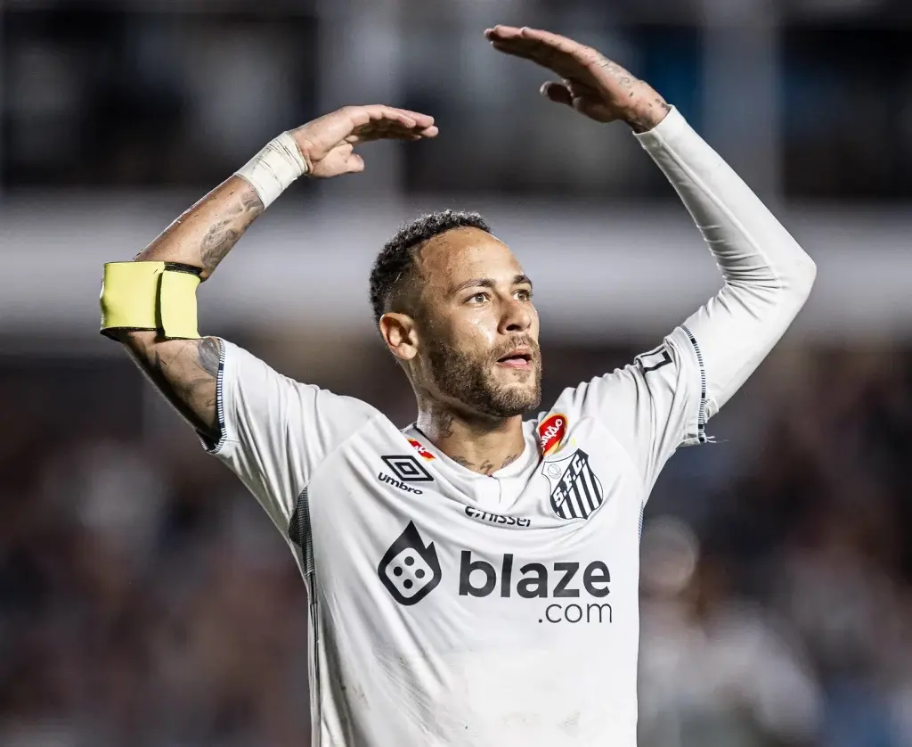 Novo 'parça' de Neymar? Atacante multicampeão, pode deixar o Botafogo para jogar no Santos; confira