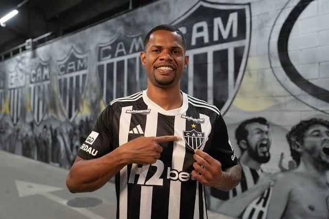 Botafogo prepara saída de atacante e decisão pega torcida de surpresa