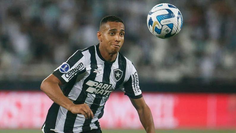 Ex-Botafogo, Victor Sá encaminha acerto para reforçar gigante da Série A